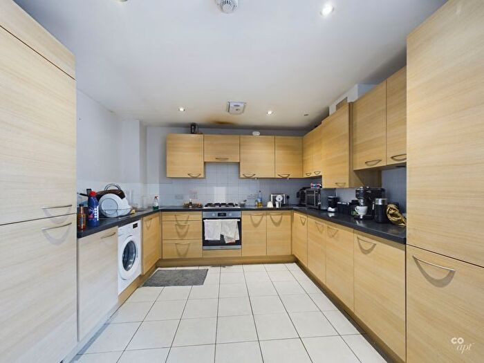 3 Bedroom Flat To Rent In Springfield Road, Brighton, BN1