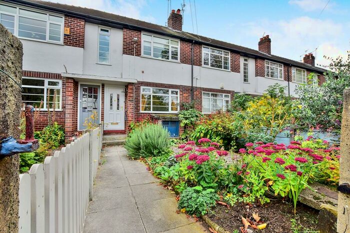 2 Bedroom Apartment To Rent In Friars Road, Sale, Cheshire, M33