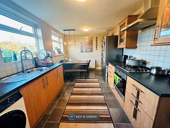 3 Bedroom End Of Terrace House To Rent In Windmill Lane, Nottingham, NG3