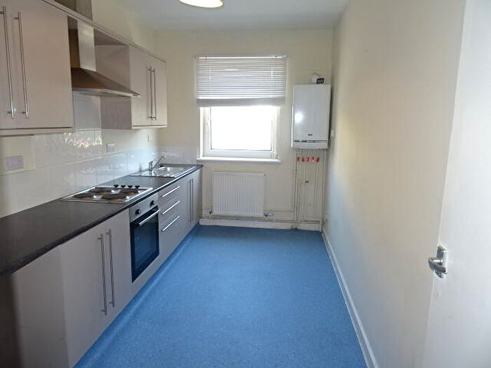 3 Bedroom Flat To Rent In Glyntaff Housing Estate, Rhydyfelin, CF37