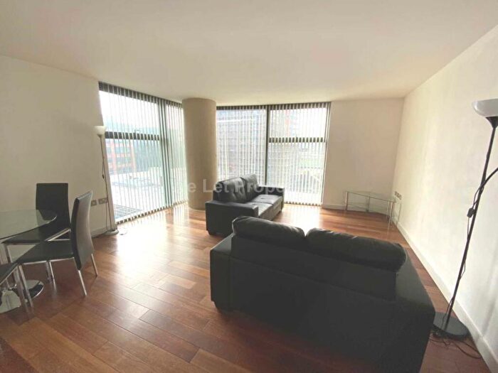 2 Bedroom Apartment To Rent In West Tower, Brook Street, L3