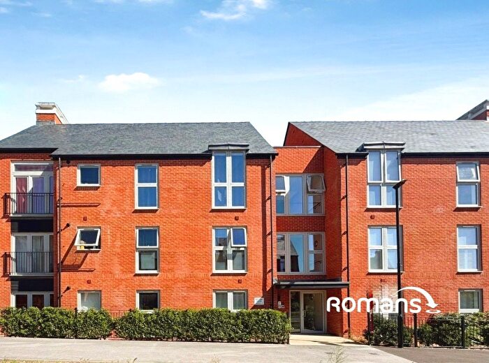 2 Bedroom Flat For Sale In Canitz Way, Winchester, Hampshire, SO22