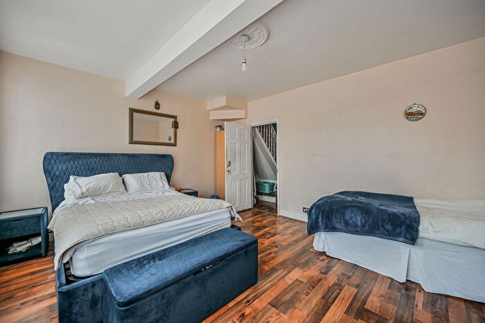 6 Bedroom End Terrace House For Sale In Westbury Road, Walthamstow, London, E17