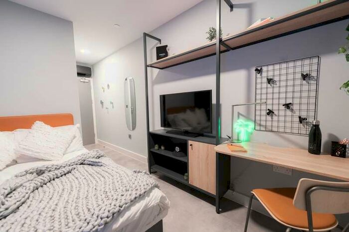 1 Bedroom Flat To Rent In Guilden Village, Lido Road, Guildford, GU1