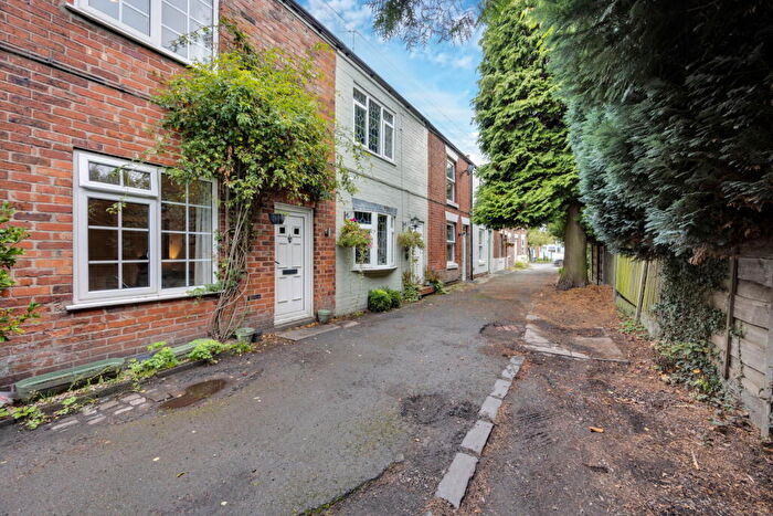 2 Bedroom Terraced House For Sale In Hawthorn Terrace, Wilmlsow Centre., SK9