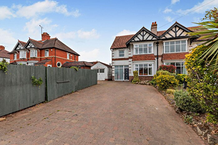 4 Bedroom Semi-detached House For Sale In Heathgates, Shrewsbury, SY1