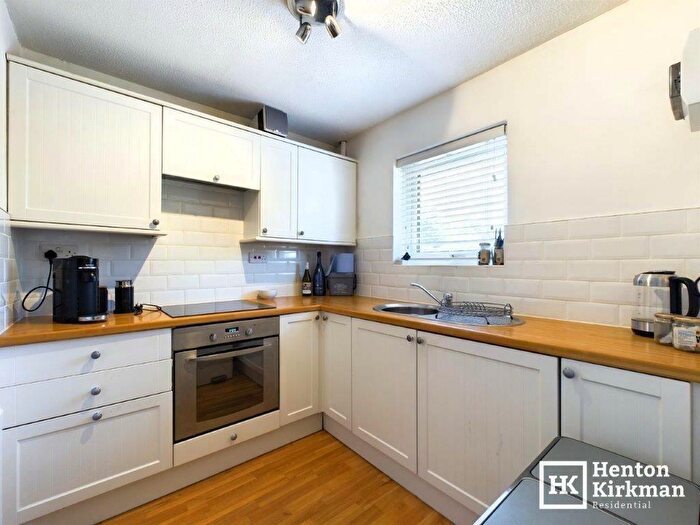 1 Bedroom Flat To Rent In Selworthy Close, Billericay, Essex, CM11