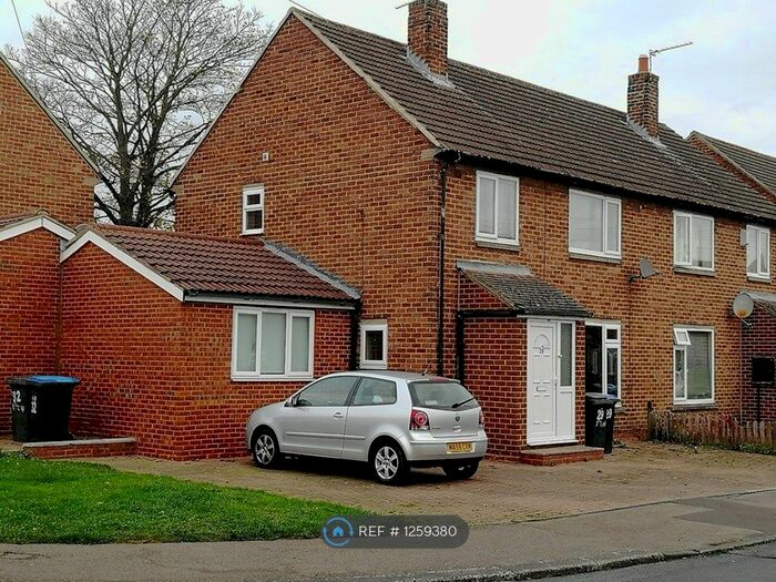 4 Bedroom Semi-Detached House To Rent In Newton Drive, Durham DH1