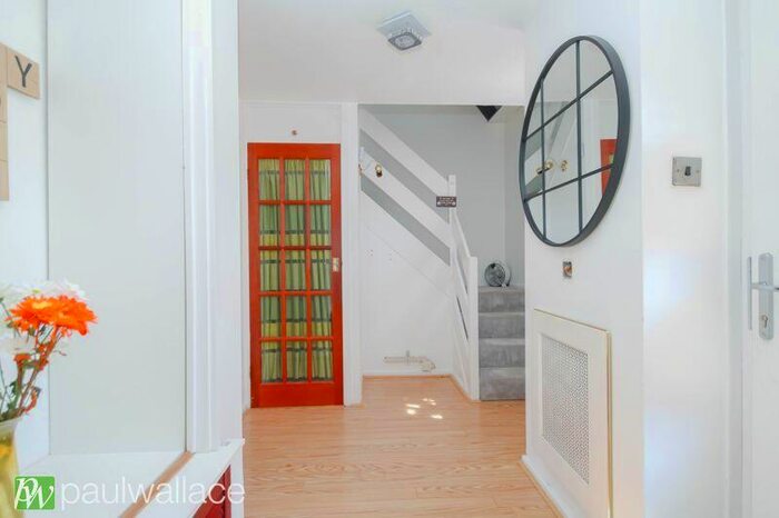 3 Bedroom Terraced House For Sale In Abbotts Drive, Waltham Abbey, EN9
