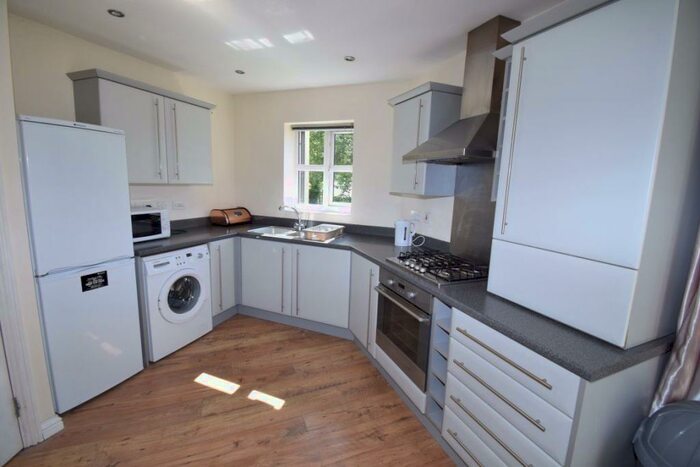 2 Bedroom Apartment To Rent In Kniveton Close, DE22