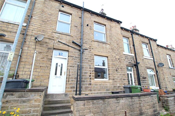 2 Bedroom Terraced House To Rent In Bradshaw Road, Honley, Holmfirth, West Yorkshire, HD9