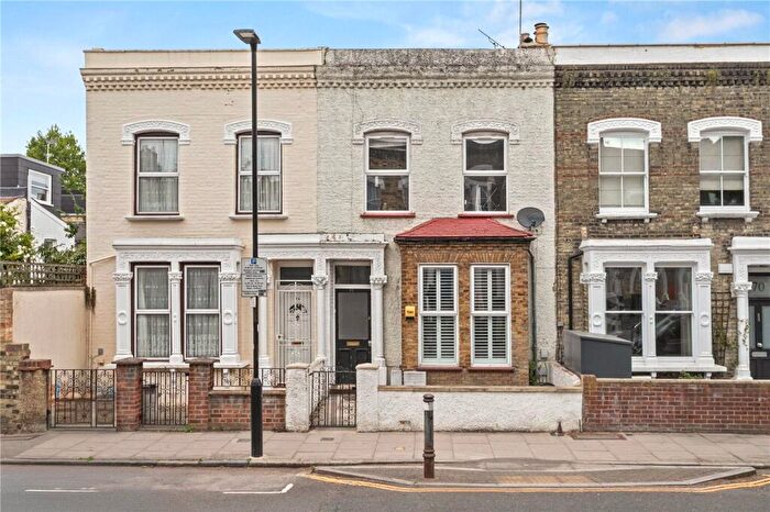 1 Bedroom Apartment For Sale In Gillespie Road, London, N5