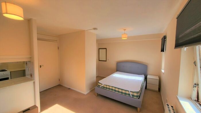 Studio To Rent In Buckstone Circle, Edinburgh, EH10