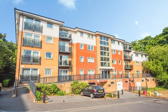 2 Bedroom Flat For Sale In Seacole Gardens, Southampton, Hampshire, SO16