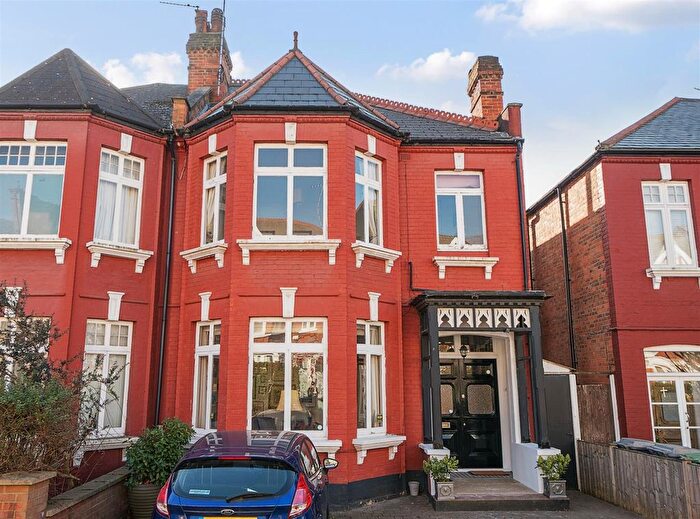 6 Bedroom Semi-detached House For Sale In Hoveden Road, London, NW2