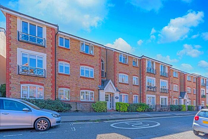 2 Bedroom Apartment To Rent In Canbury Park Road, Kingston Upon Thames, KT2