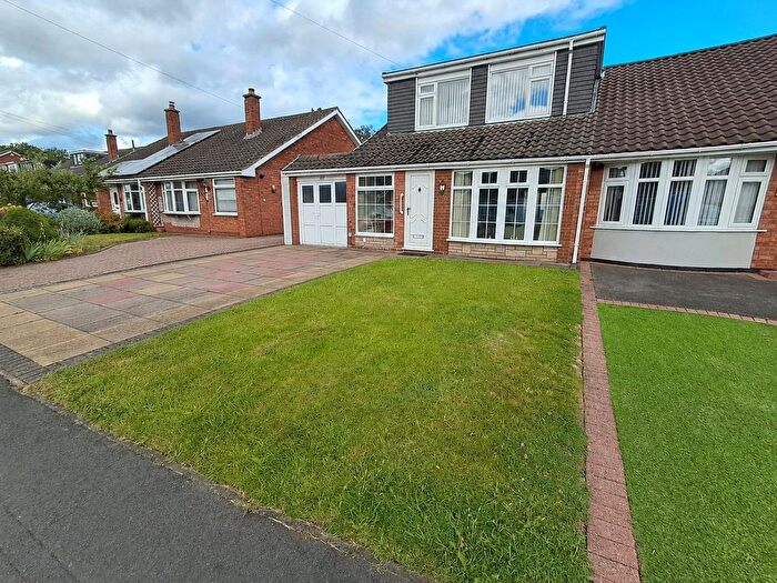 3 Bedroom Bungalow For Sale In Fairoaks Drive, Great Wyrley, Walsall, WS6