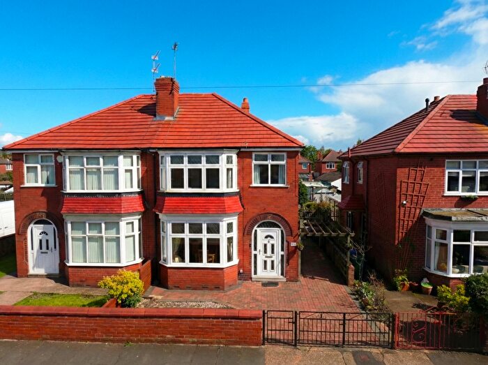 3 Bedroom Semi-Detached House For Sale In Alderson Drive, Doncaster, DN2