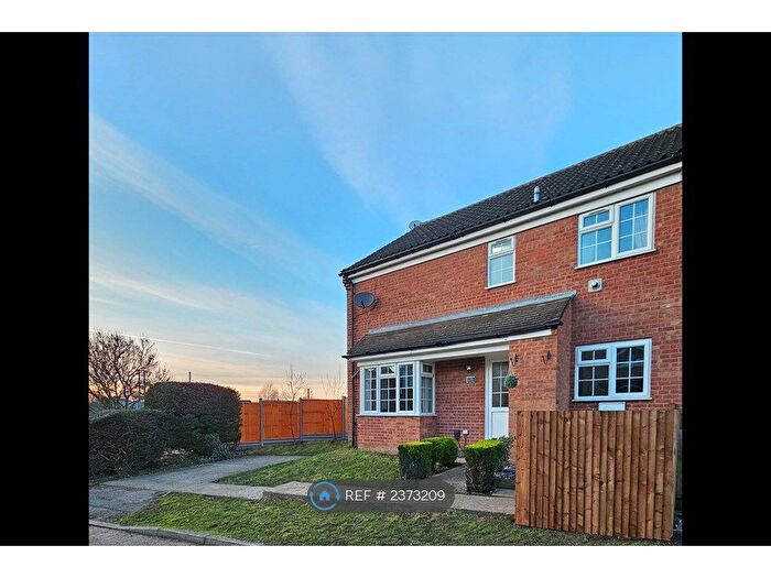 2 Bedroom Semi-Detached House To Rent In Lincoln Crescent, Biggleswade, SG18