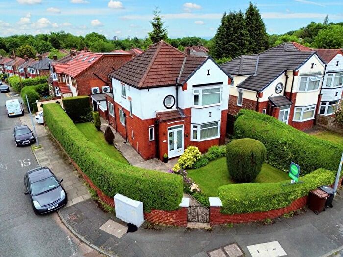 3 Bedroom Detached House To Rent In Edenfield Road, Manchester, M25