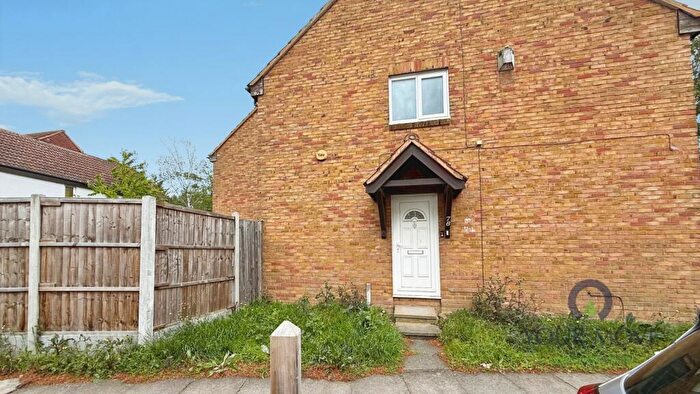 2 Bedroom End Of Terrace House To Rent In Bertrand Way, London, SE28