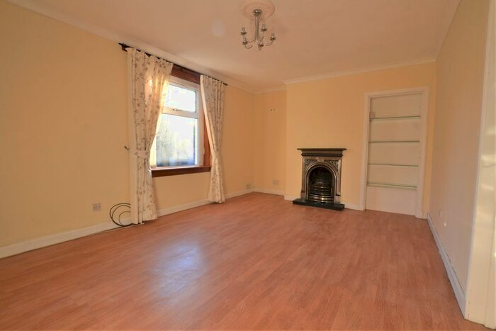 2 Bedroom Flat To Rent In Saughton Road, Edinburgh, EH11