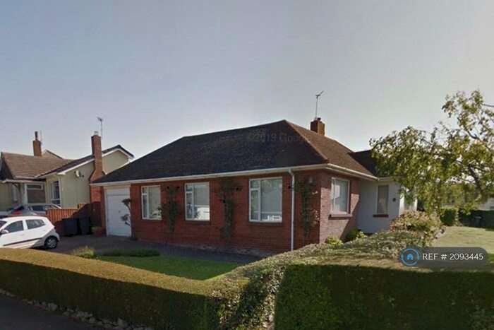 4 Bedroom Bungalow To Rent In Withycombe Park Drive, Exmouth, EX8