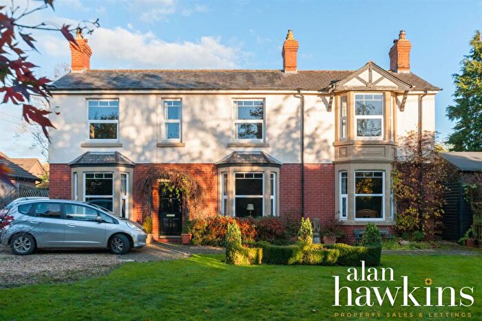 4 Bedroom Detached House For Sale In Marlborough Road, Royal Wootton Bassett., SN4