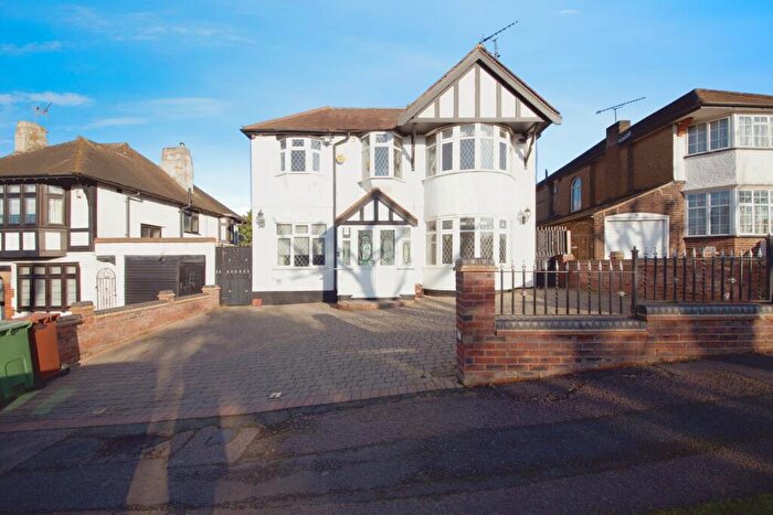 5 Bedroom Detached House To Rent In College Gardens, London, E4