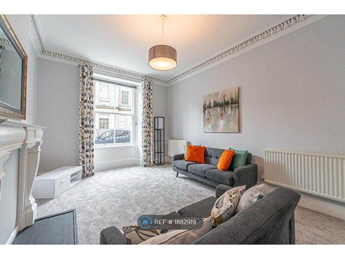 2 Bedroom Flat To Rent In St Stephen Street, Edinburgh, EH3