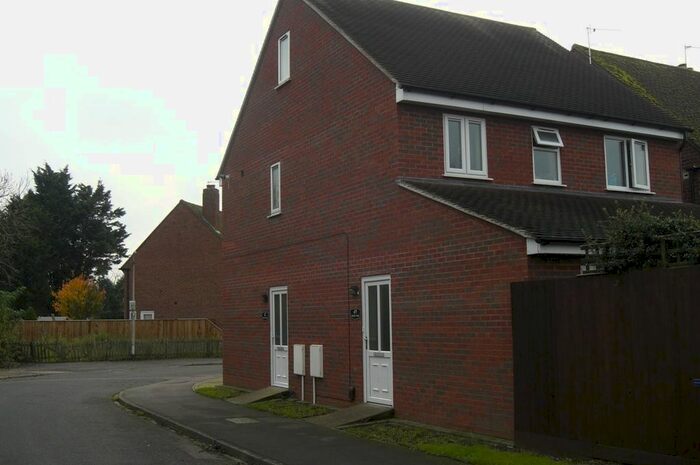 2 Bedroom Maisonette To Rent In Green Park, Cambridge, CB4