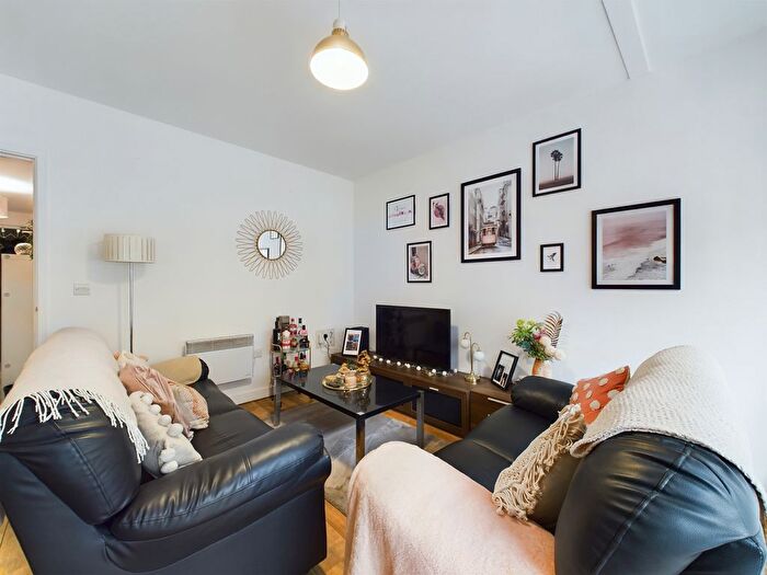 2 Bedroom Flat To Rent In Tabley Street, City Centre, Liverpool, L1