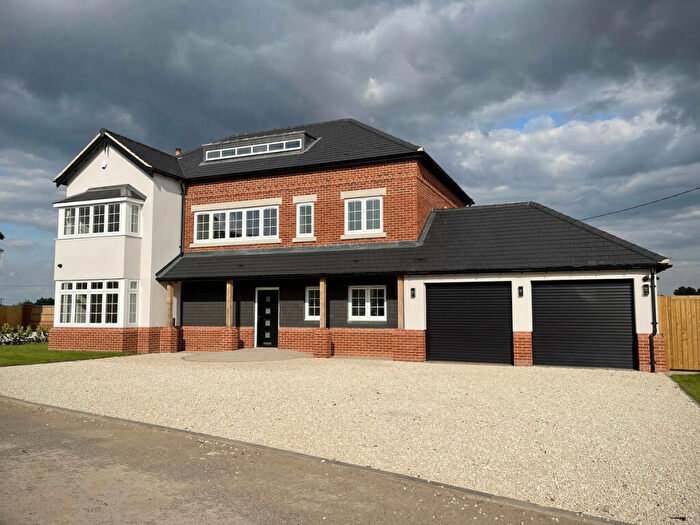 5 Bedroom Detached House For Sale In London Road, Rugby, CV23