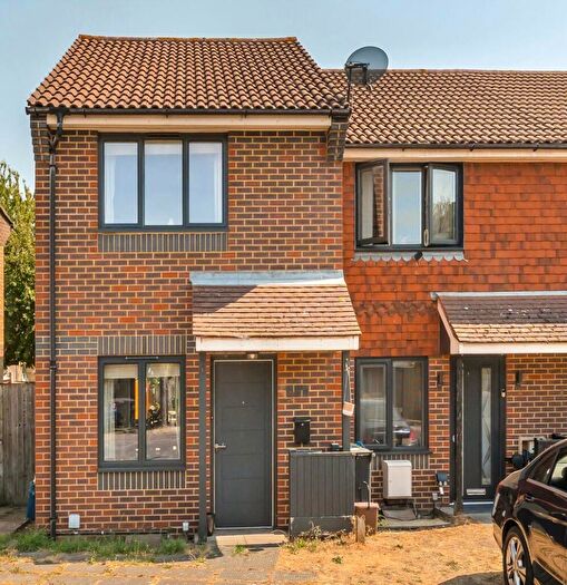 2 Bedroom End Of Terrace House For Sale In Bennetts Close, Mitcham, CR4