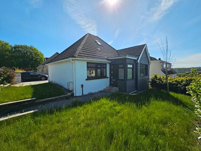 3 Bedroom Bungalow To Rent In Waun Road, Swansea, SA4