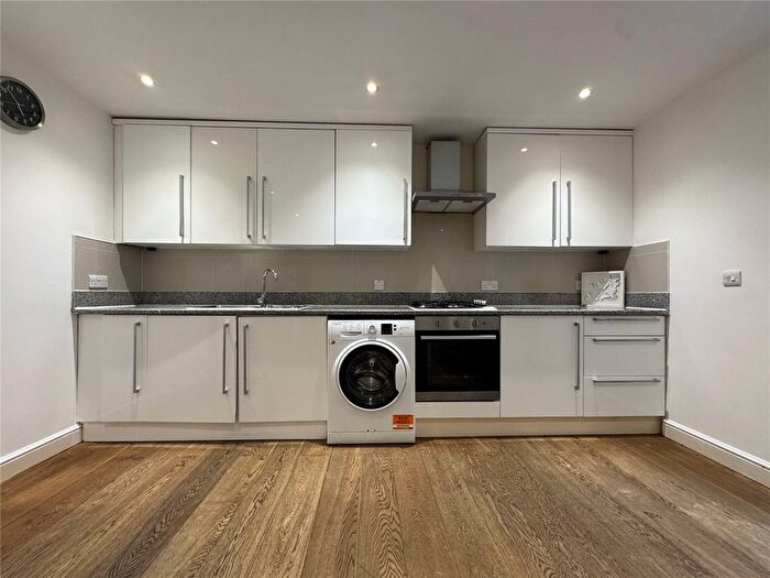 2 Bedroom Flat To Rent In Richmond Court, High Street, Hornsey, London, N8
