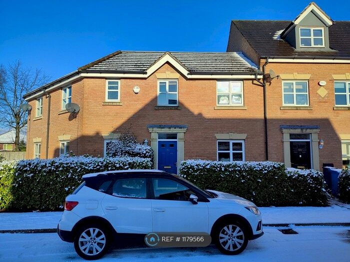 3 Bedroom Terraced House To Rent In Lawnhurst Avenue, Manchester, M23