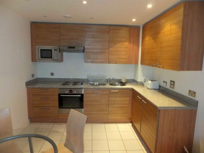 2 Bedroom Flat To Rent In Quadrangle, Lower Ormond Street Near Oxford Rd, Manchester, M1