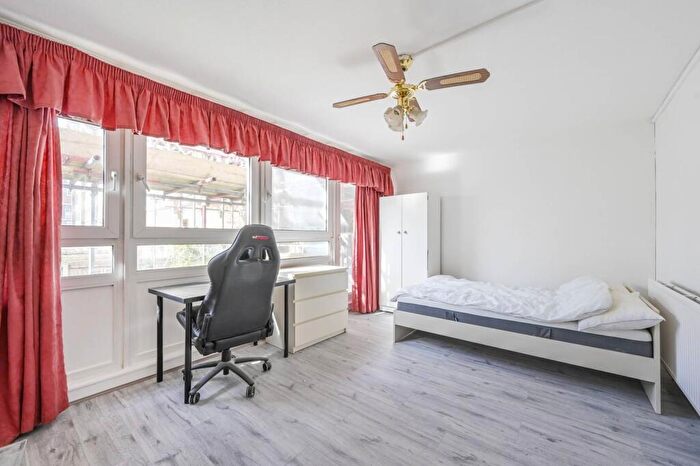 3 Bedroom Flat For Sale In Eric Street, , Bow, London, E3