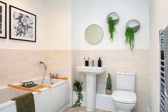 1 Bedroom Apartment For Sale In John Thornycroft Road, Southampton, Hampshire, SO19