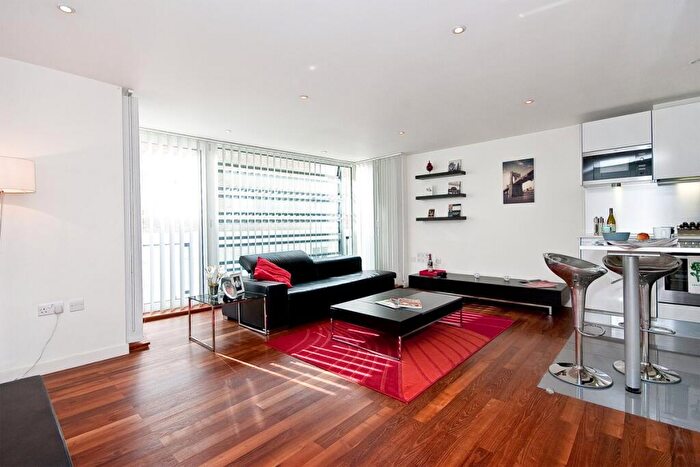 Flat To Rent In Graham Street, Angel, N1