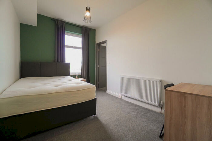 1 Bedroom Terraced House To Rent In Room, Church Street, LS27