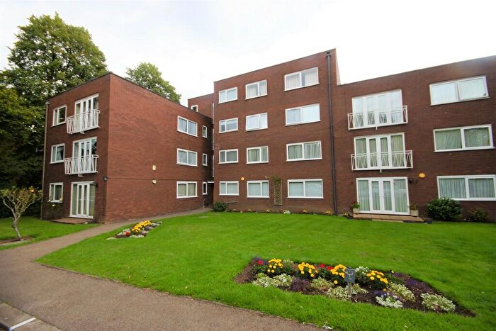 2 Bedroom Apartment To Rent In Chesswood Way, Pinner, HA5