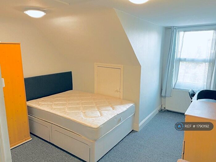 Studio To Rent In Caversham Road, Reading, RG1