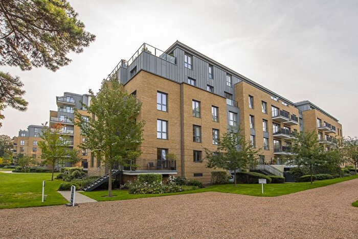 3 Bedroom Flat To Rent In Pinewood Gardens, Teddington, TW11