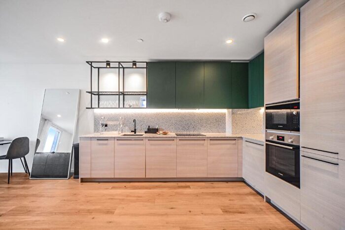 1 Bedroom Flat To Rent In Hawser Lane London, E14