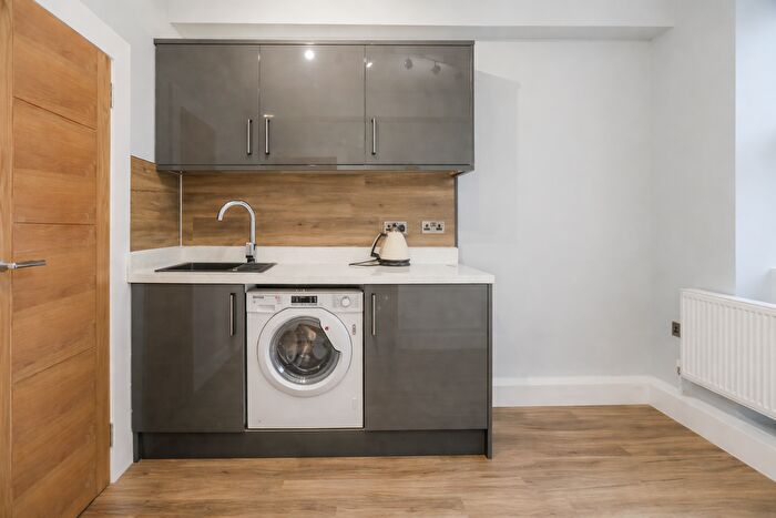 1 Bedroom Studio To Rent In Merton Road, London, SW19