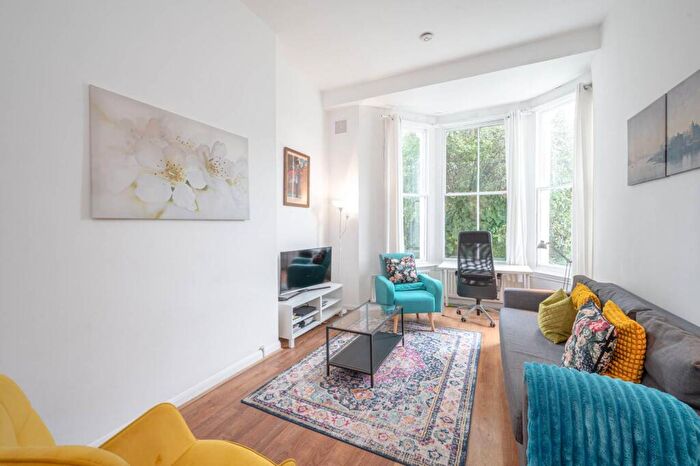 2 Bedroom Flat For Sale In Fellows Road, Belsize Park, London, NW3