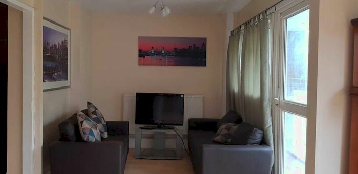 2 Bedroom Flat To Rent In Manor Road, London, N16