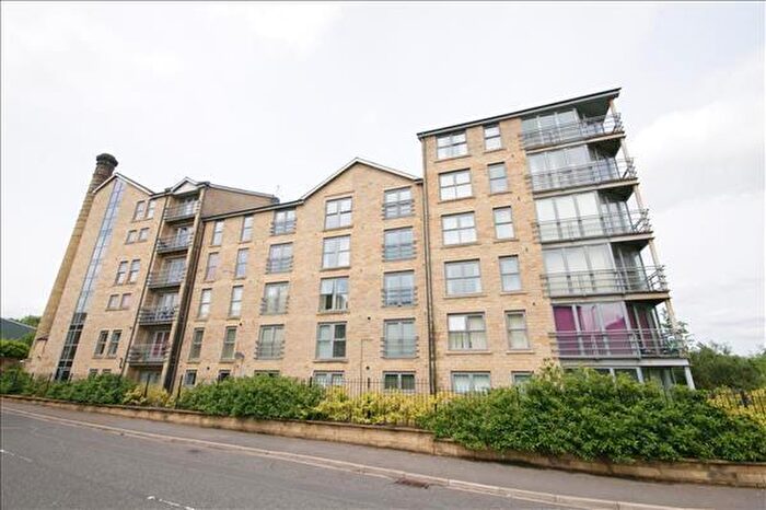 2 Bedroom Apartment To Rent In Westbury Fold, Elland, HX5